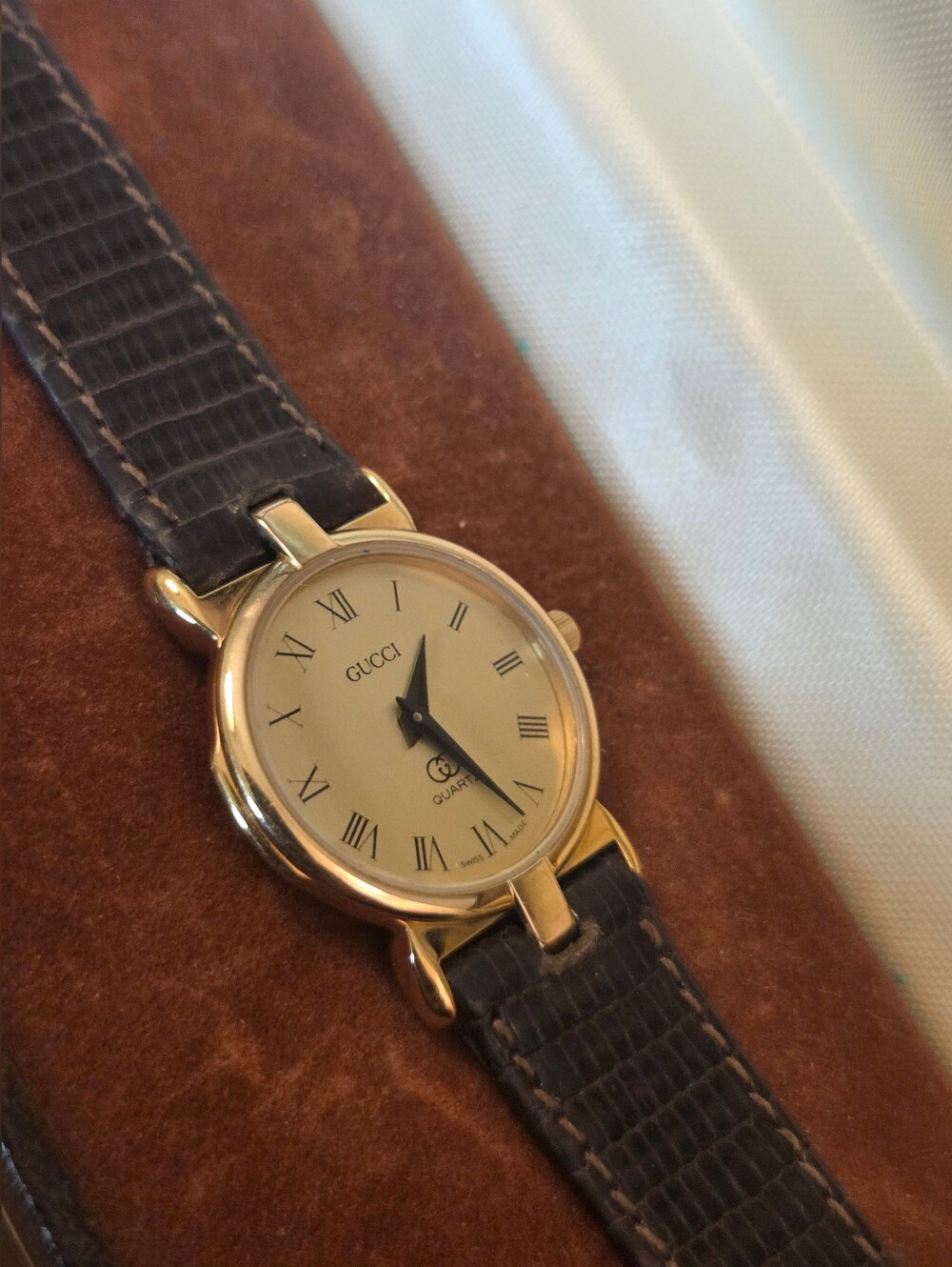 Gorgeous Ladies Vintage Gucci Watch In The Original Box- Prestine Condition - Picture 4 of 8